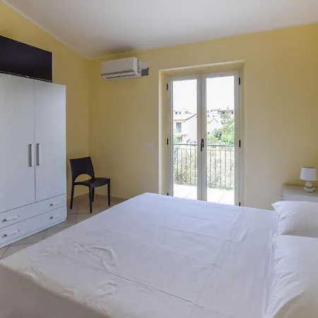 Amazing Home In Melito Porto Salvo *